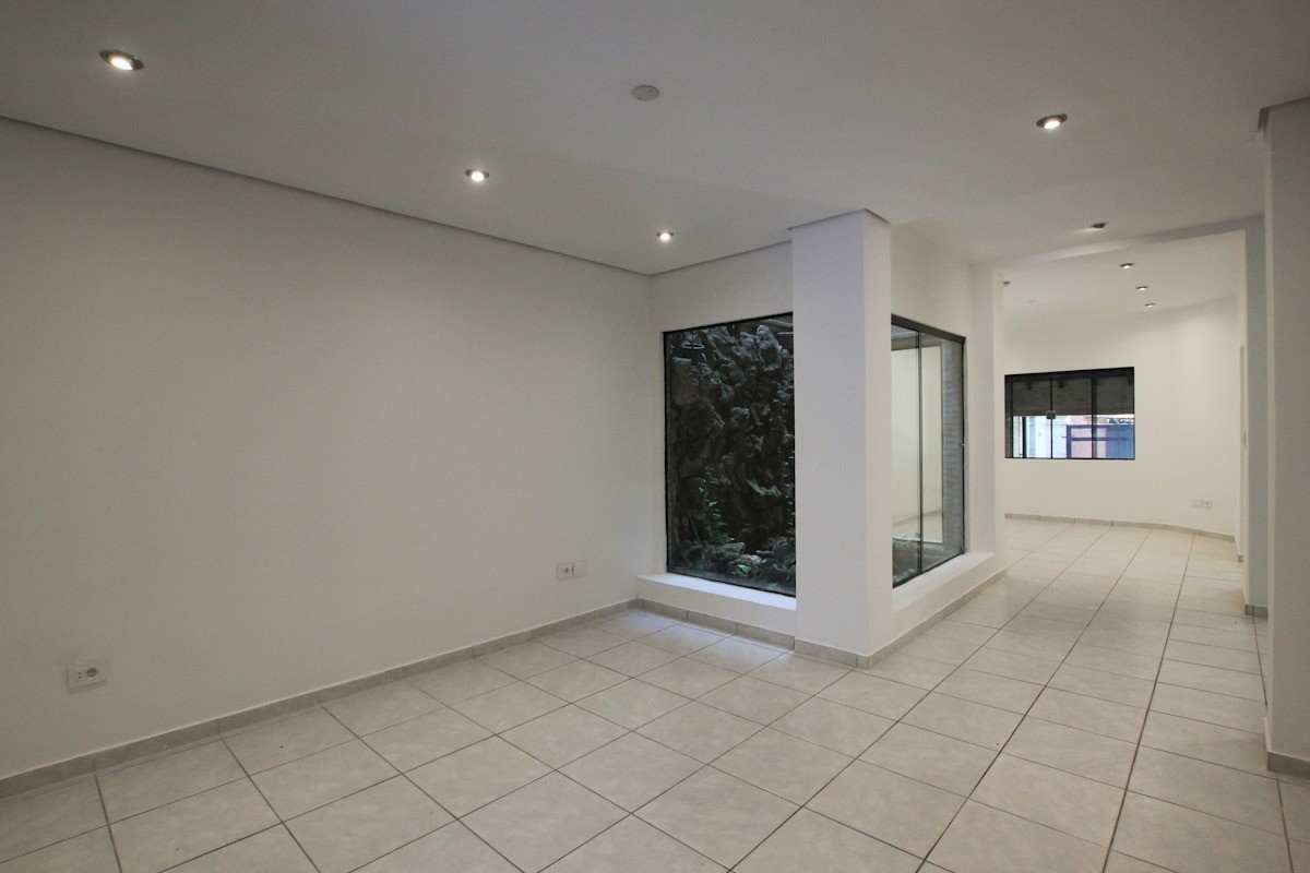 ALQUILO HERMOSA RESIDENCIA EN VILLA MORRA-ASUNCION — foto 3