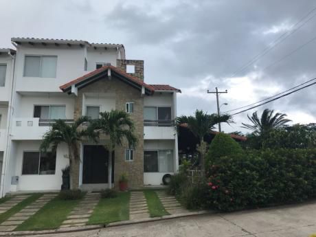 Vendo Casa En El Urubo En Cond. Cerrado