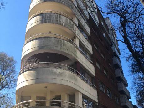 Al Frente Gran Balcón,dormitorio Amplio,cocina Definida,patio,portería