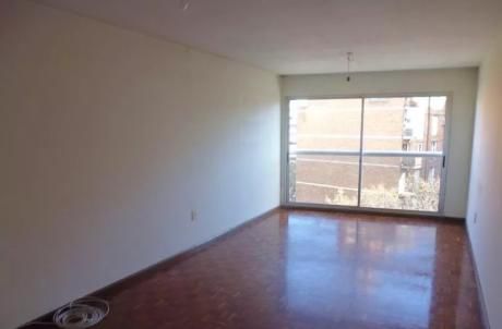 Alquile En Pocitos 1 Dorm. Y Garage Fijo