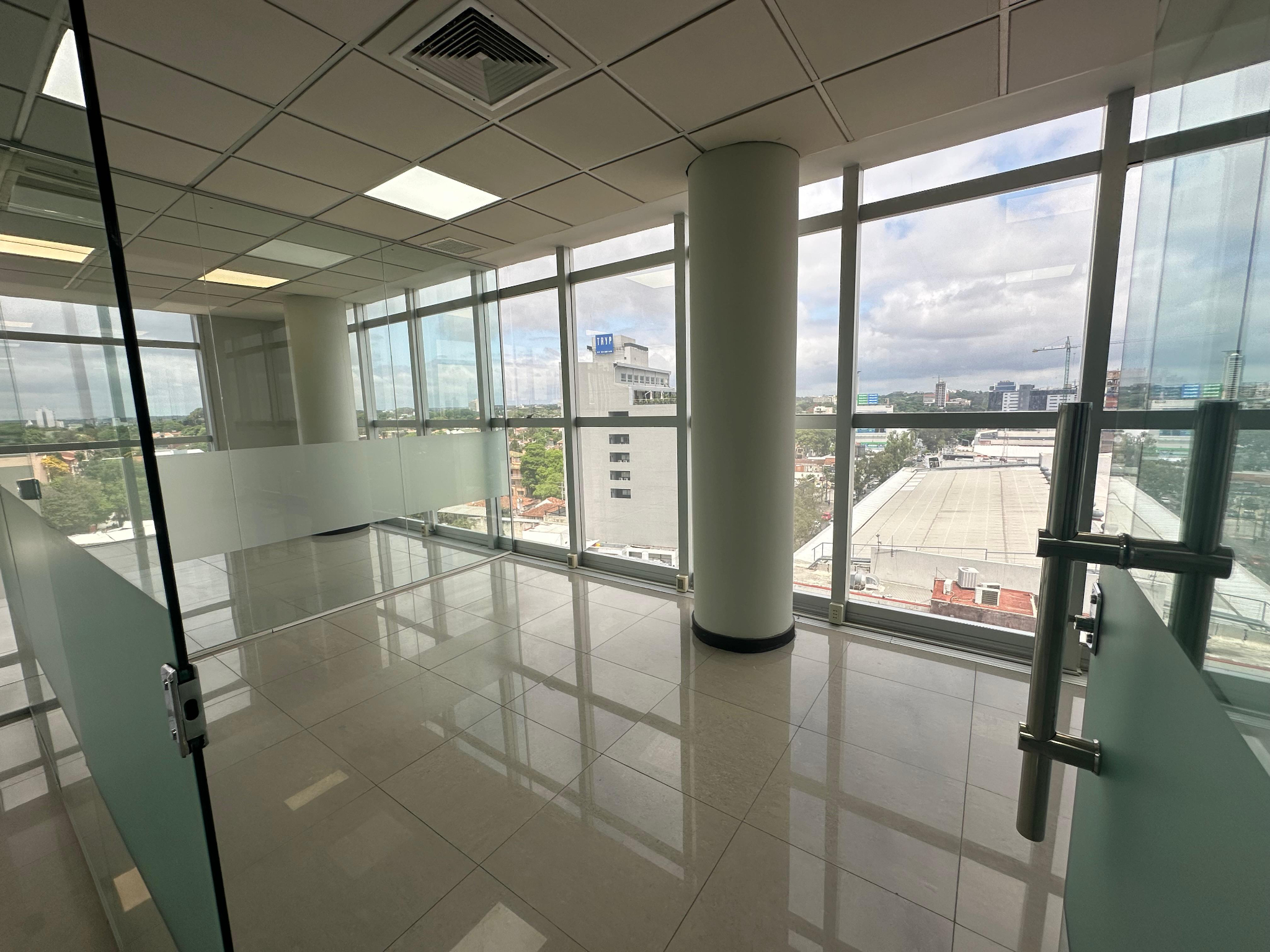 Alquiler De Oficina En El Edificio Sky Center - Zona World Trade Center — foto 3