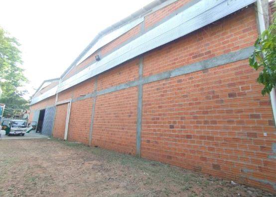 EN VENTA - AMPLIO DEPÓSITO EN ESQUINA — foto 2