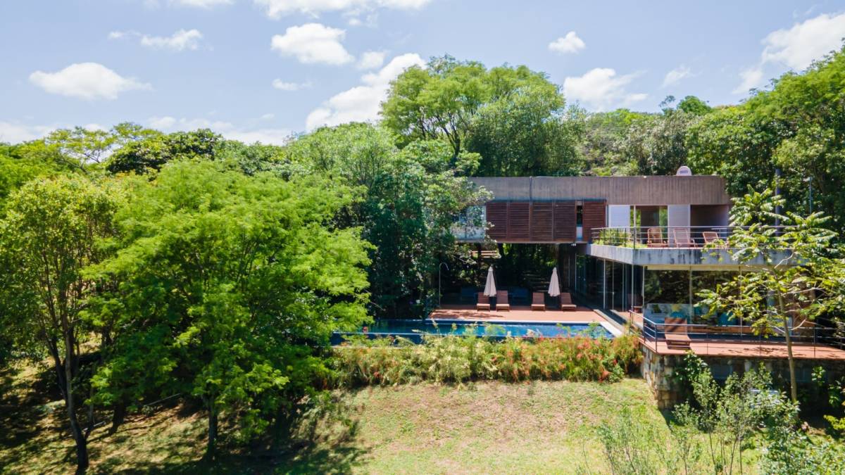 EXCLUSIVA RESIDENCIA CON VISTA AL LAGO EN SAN BERNARDINO EN VENTA — foto 3
