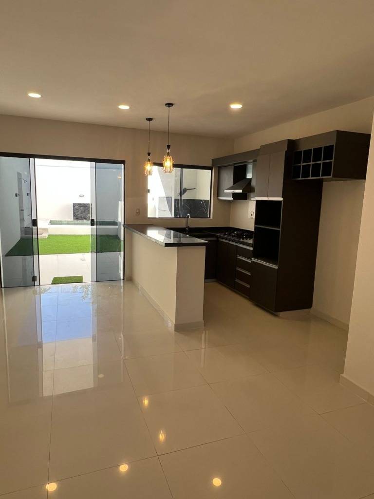 ALQUILO DUPLEX EN LUQUE — foto 3