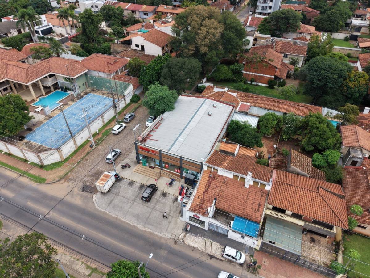 EN VENTA LOCAL COMERCIAL SOBRE DENIS ROA — foto 3