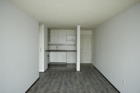 Alquilo Apto De 1dormitorio En Pocitos C/ Amplia Terraza