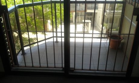 Prox. Rivera Y Espinosa Como Nuevo, 2 Dorm. Al Frente Con Balcon