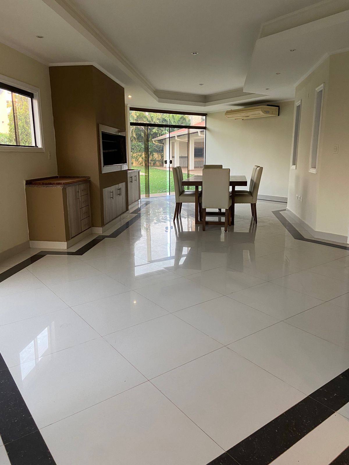 VENDO RESIDENCIA EN EL PARANÁ COUNTRY CLUB — foto 3