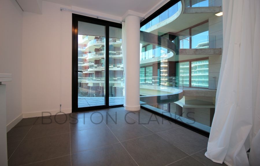 APARTAMENTO EN ALQUILER EN FORUM: 3 DORMITORIOS, SERVICIO, 2 GARAGE. · Foto 13