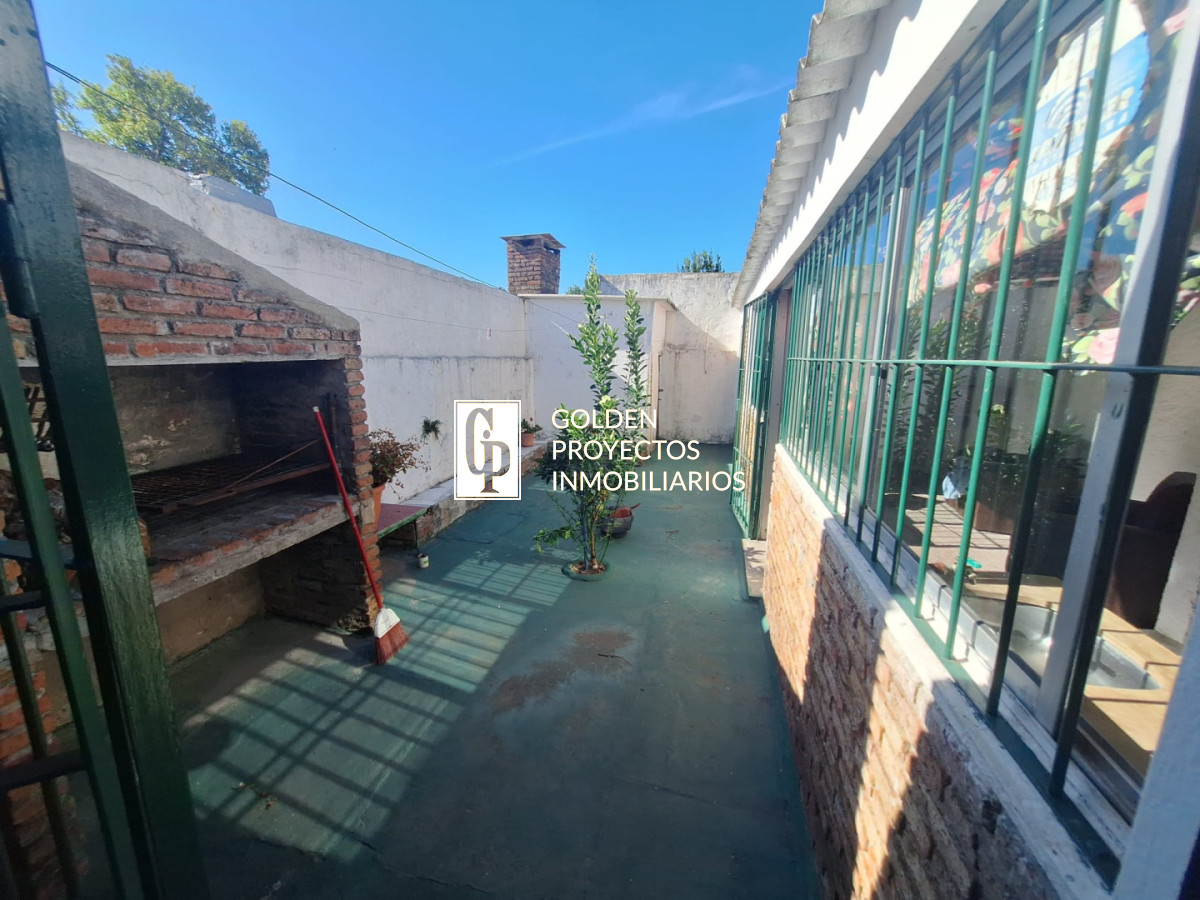 Casa en Venta o Inversion Tres Dormitorios en Curva de Maroñas