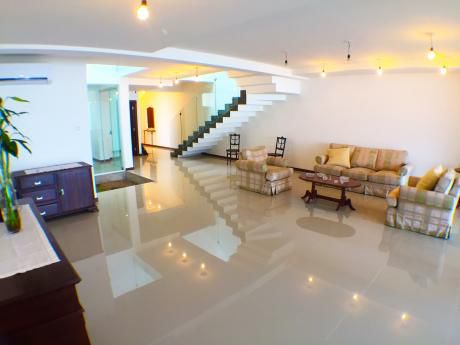 Casa En Alquiler - Zona Norte
