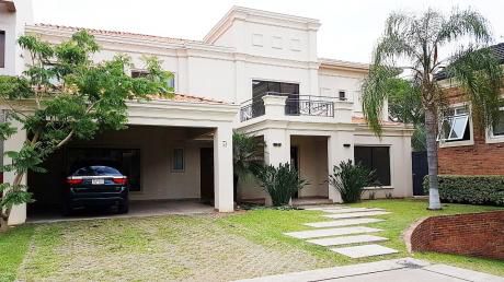 Vendo Hermosa Residencia En Condominio.