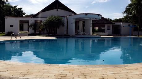 Casa En Condominio Privado || C: 270 M2 T: 330 M2 || $us 175.000.-