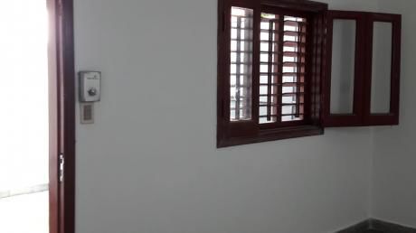A Metros De Artigas Y Molas Lopez Casa En Planta Baja