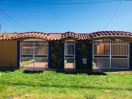 En Anticretico Linda Casa Ubicada En Radial 10 6to Anillo, 30.000