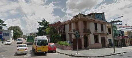 Excelente Esquina Para Comercio O CLínica.