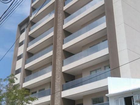 Alquilo Departamento En Complejo Tribunales A Sólo 4.000.000 Gs. Mensuales