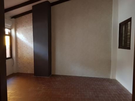 Inmobiliaria Ofrece: En Anticrético Casa Zona Oeste Entre Busch Y Centenario