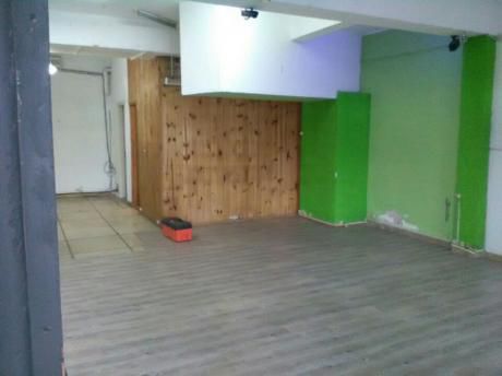 Salon Comercial Sobre L.. A. De Herrera