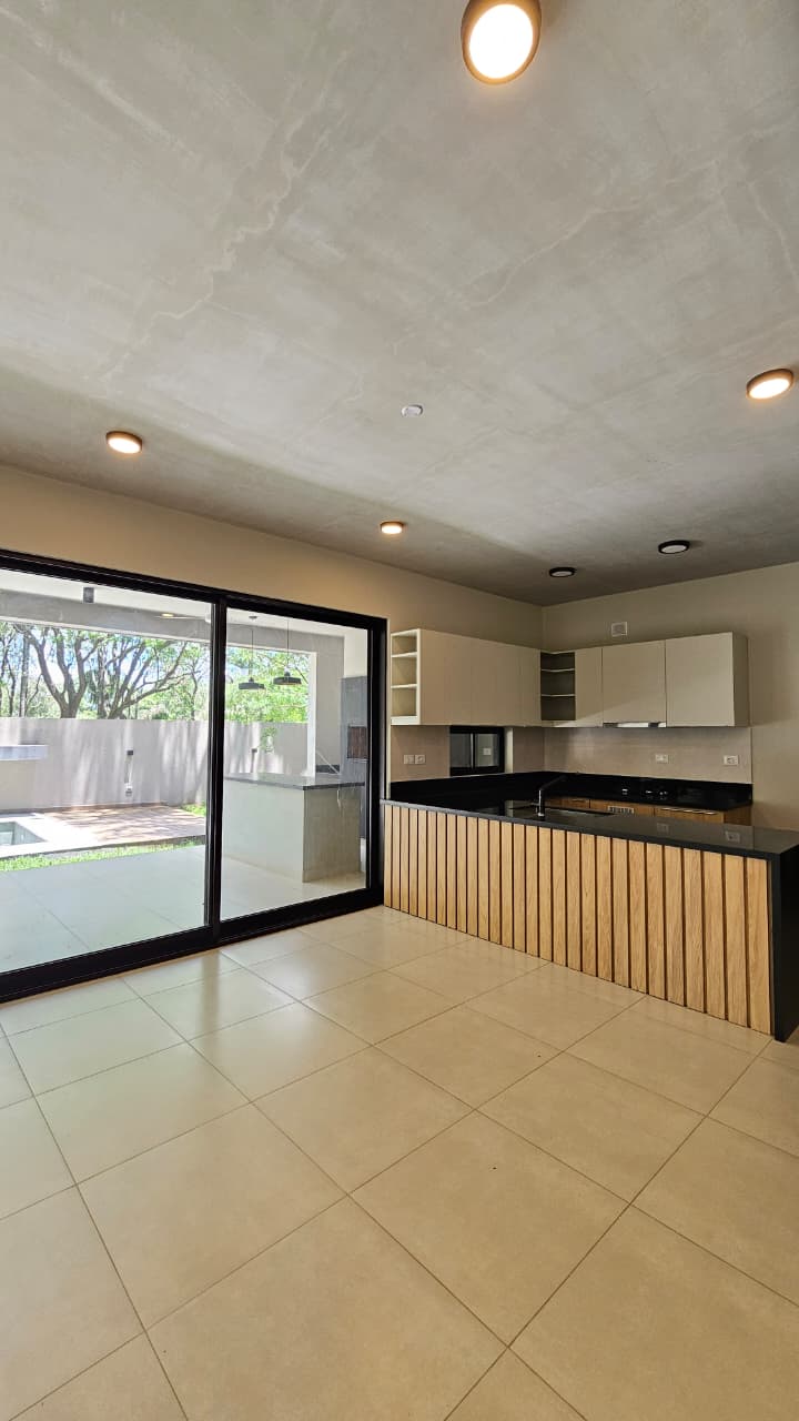 Casa de lujo en venta en San Bernardino — foto 2