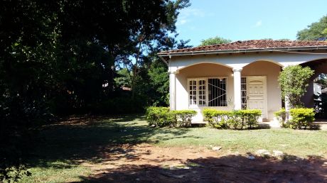 Casa En Alquiler -zona Hotel Bourbon,luque
