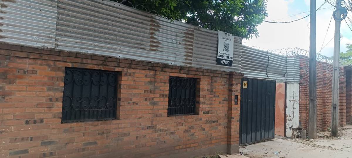 EN ALQUILER CASA EN SANTISIMA TRINIDAD- FRENTE AL JARDIN BOTANICO — foto 2