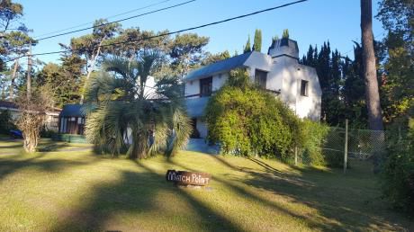 Residencia De 5dor Y 4baños Mas Servicio,parada 10,venta/alquiler.