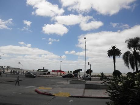 Apartamento Hermoso, 3 Dormitorios, 2 Baños Frente Playa Pocitos