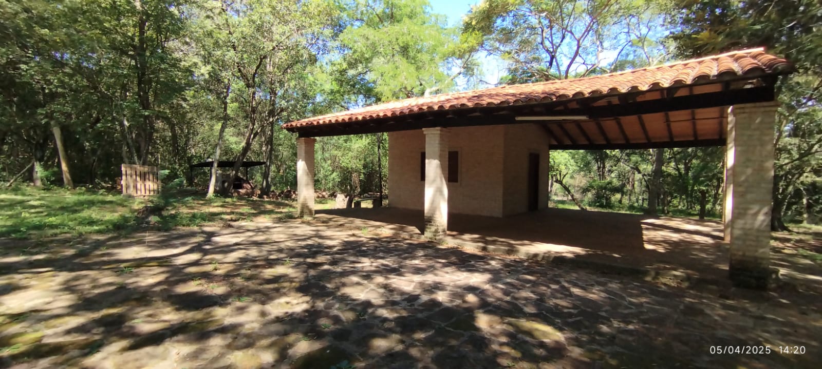 Vendo Casa quinta con piscina sobre ruta 2 — foto 3