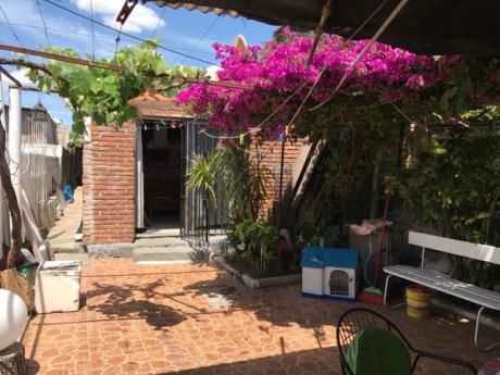 Casa Y Apto. En Maroñas