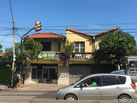 Inmueble C/ 2 Salones Comerciales F/ Casa Grutter