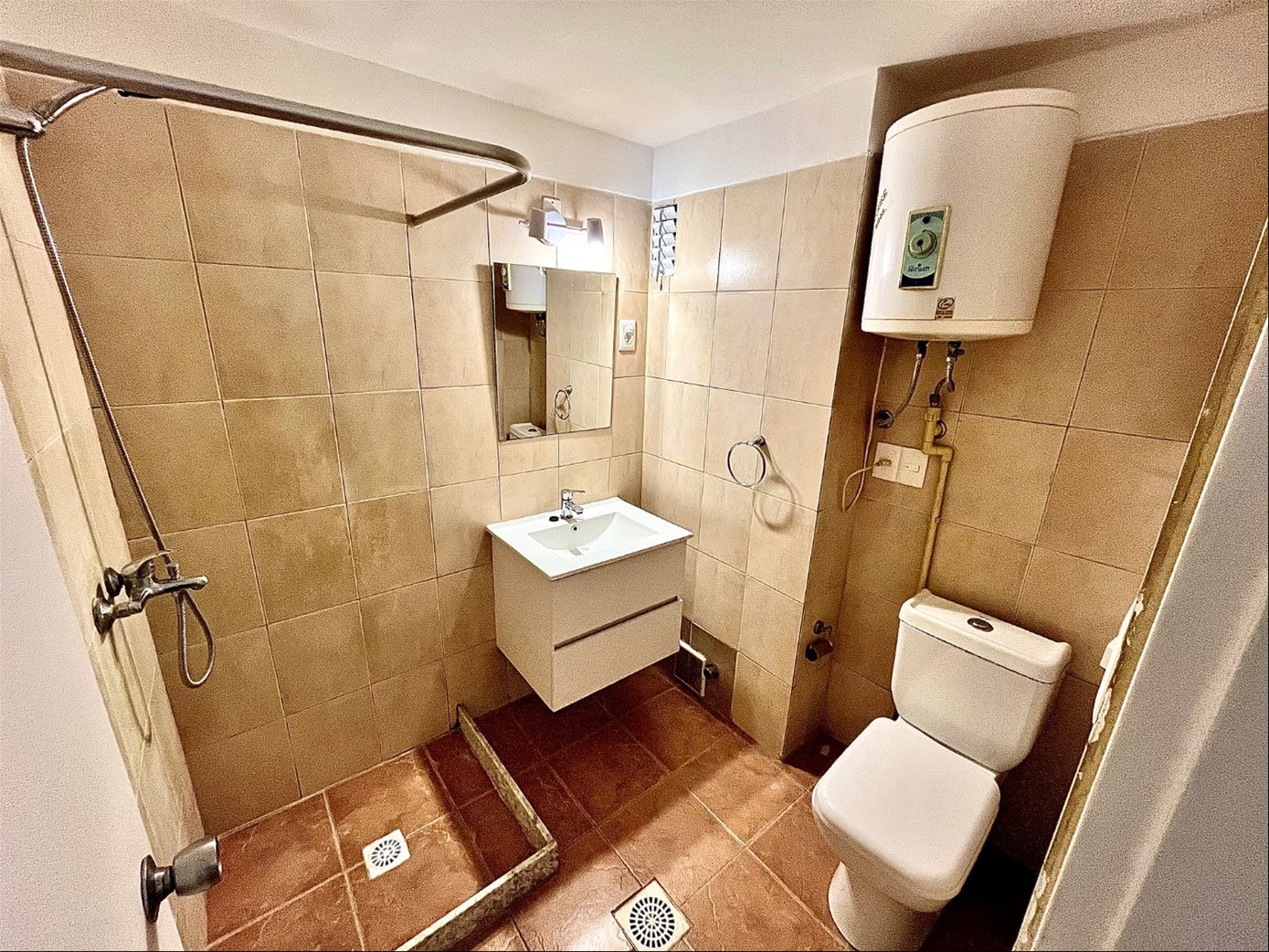 PUNTA CARRETAS PRÓXIMO RAMBLA,  AGRADABLE Y LUMINOSO  MONOAMBIENTE AL  FRENTE CON  TERRAZA Y COCINA DEFINIDA,  VIVIENDA O ESCRITORIO · Foto 11