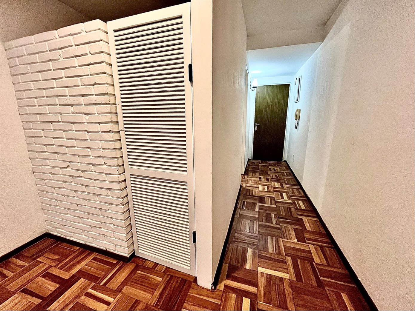 PUNTA CARRETAS PRÓXIMO RAMBLA,  AGRADABLE Y LUMINOSO  MONOAMBIENTE AL  FRENTE CON  TERRAZA Y COCINA DEFINIDA,  VIVIENDA O ESCRITORIO · Foto 9