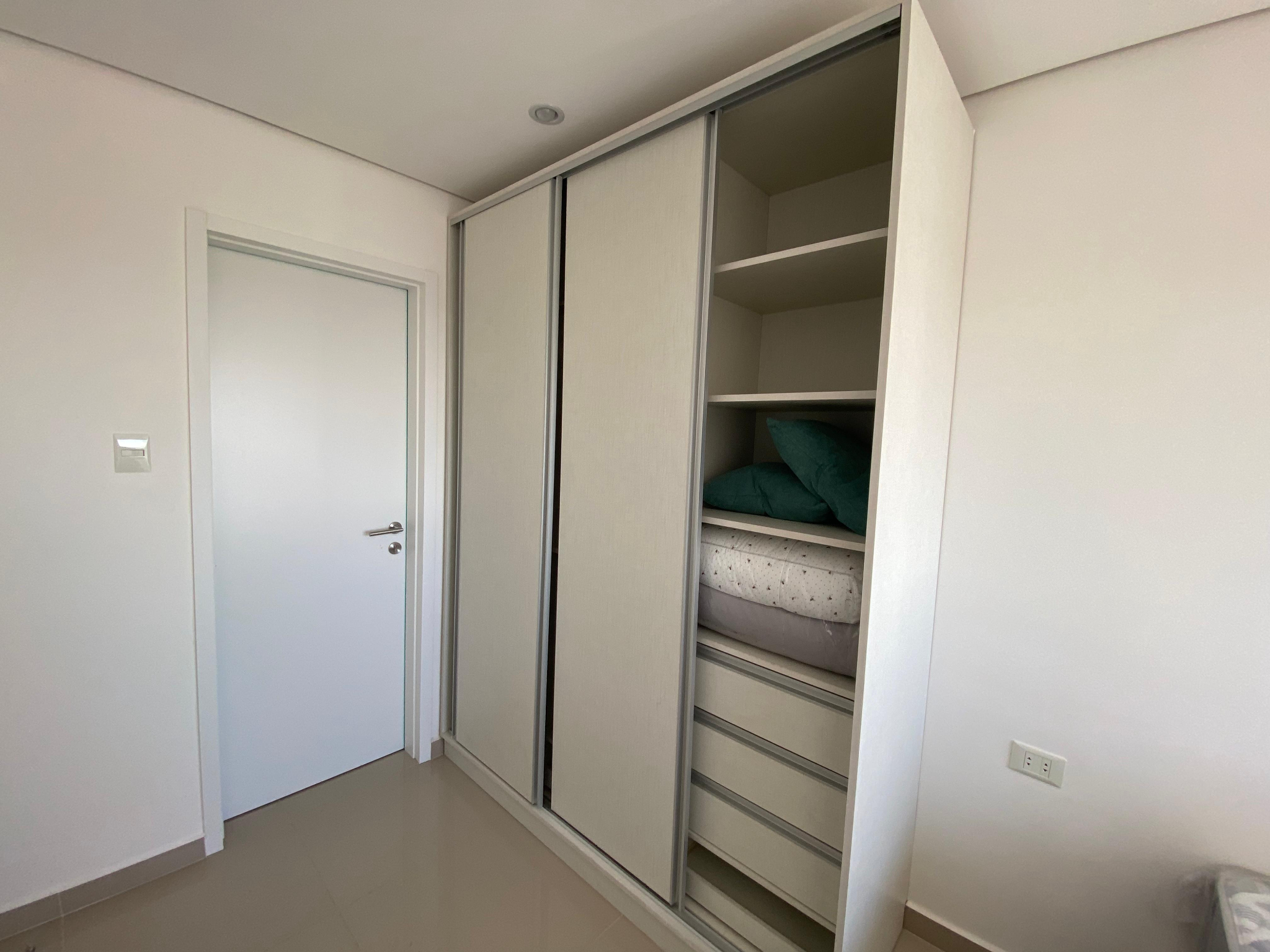 ¡Hermoso departamento en alquiler – Edificio Santos Las Mercedes! — foto 2