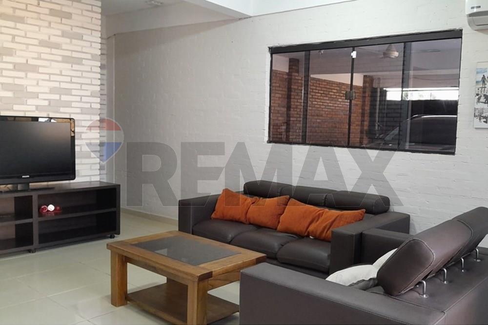 Casa - Alquiler - San Lorenzo, Paraguay — foto 2