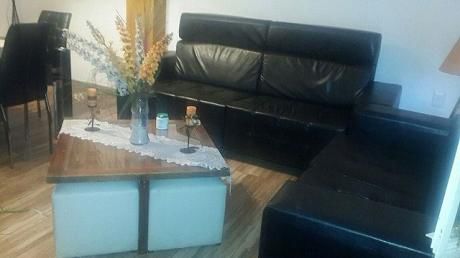 Muy Buena Casa, 2 Plantas, 2 Baños, Garaje, Reciclada!!!