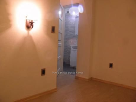 Venta Casa 2 Dormitorios Cerrito De La Victoria