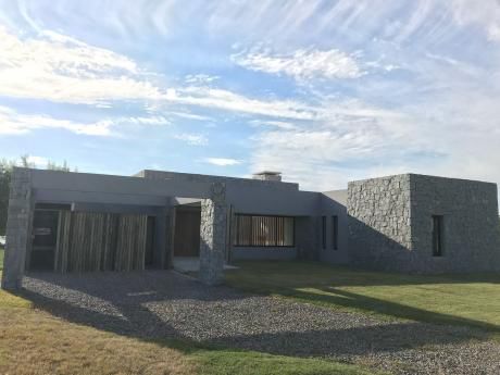 Hermosas Casas A Estrenar En La Tahona. Consulte