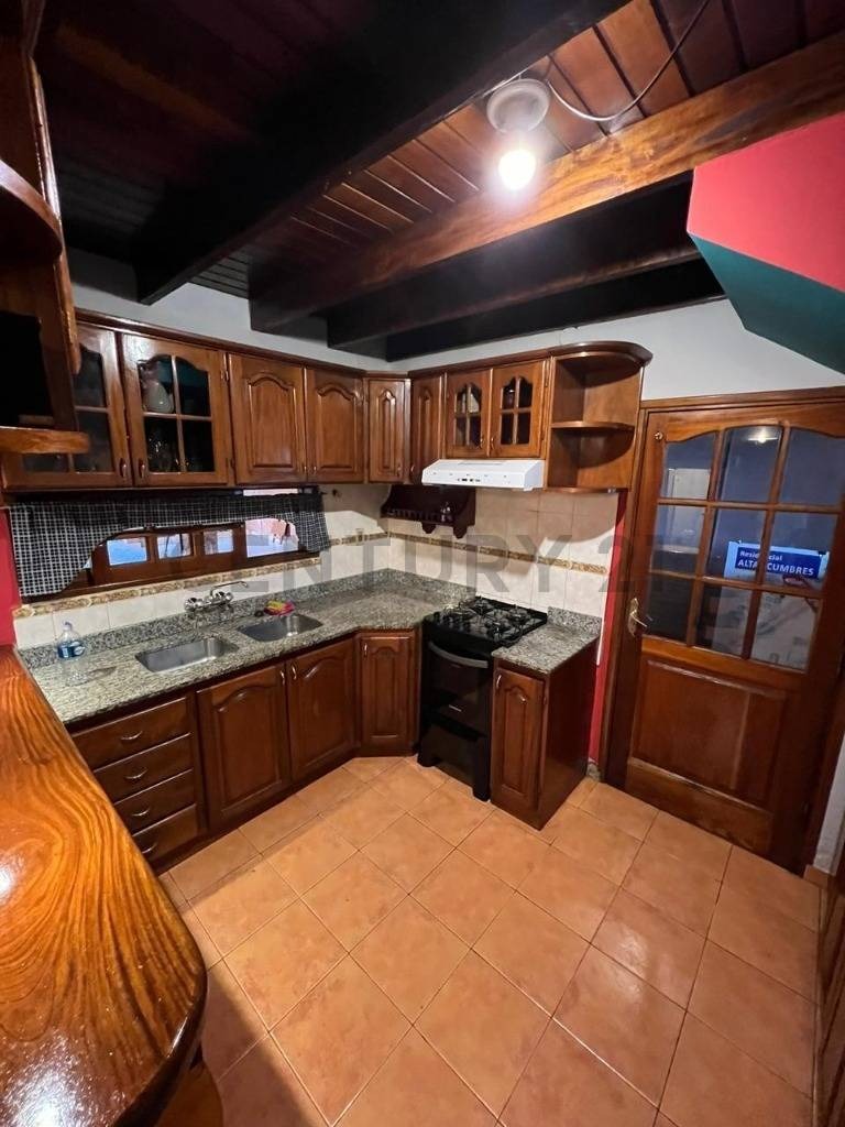 Vendo casa en Barrio Residencial de Encarnacion — foto 2