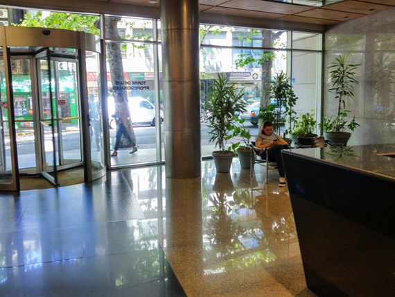 Oficina En Torre De Los Profesionales. Dueño Alquila · Foto 2