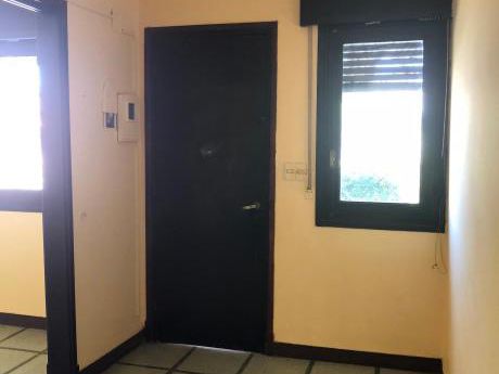 Casa Venta 2 Dormitorios, Garaje, Fondo En Buceo