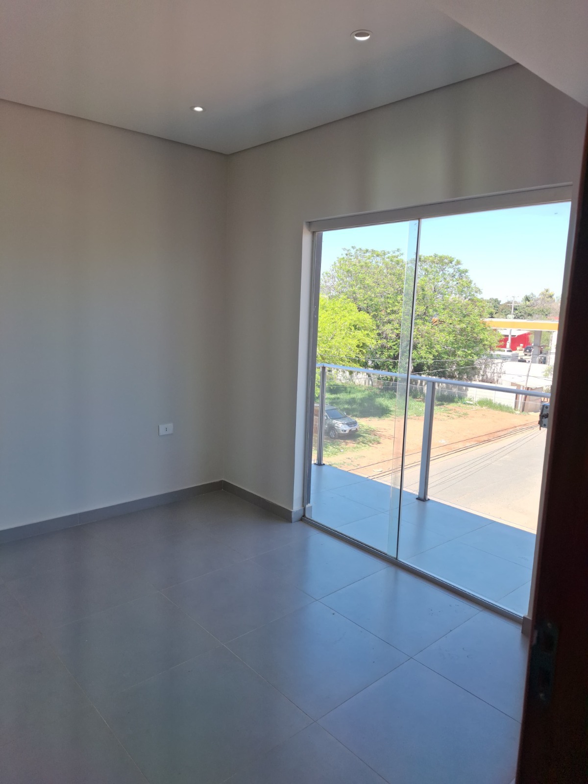 Se alquila hermoso departamento de 3 dormitorios zona Shopping Pinedo — foto 2