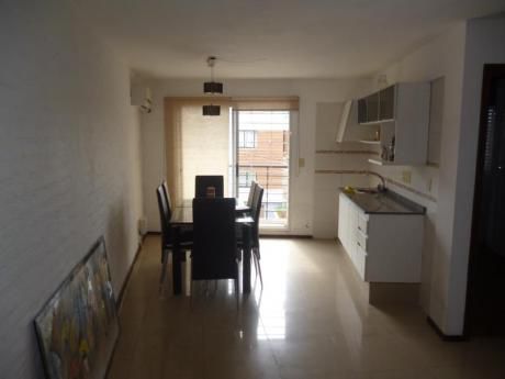 Imperdible! A 300m De Av. Italia, Gc: $2200