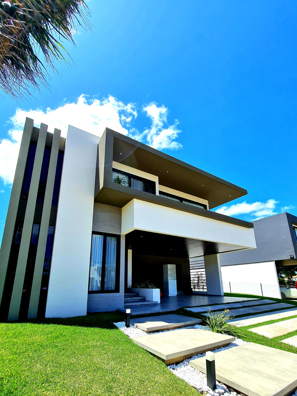Casa De Lujo En El Urubó- Condominio Cerrado