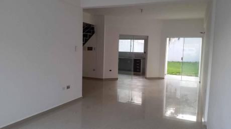 Casa En Venta, A Estrenar, Alemana Y 7mo Anillo.. $us120.000.. Wsapp. 71016411,