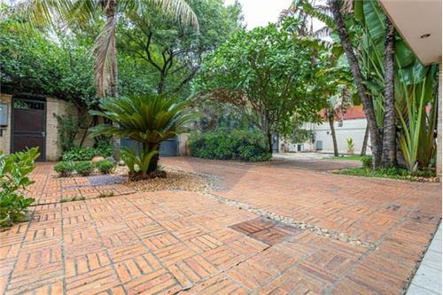RESIDENCIA EXCLUSIVA - BO. MCAL LOPEZ - VENTA — foto 3