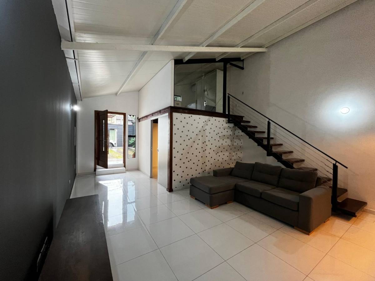 Alquilo Casa Amoblada - Zona Centro - Colegio Cristo Rey — foto 3