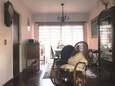 Solida Casa, Padrón único, Próximo Al Golf