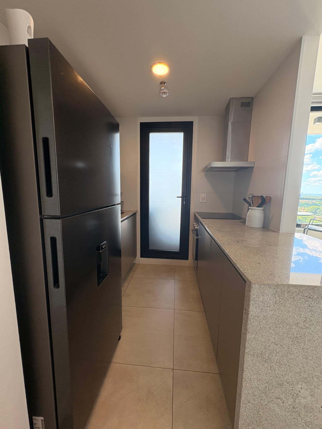 AVDA. SANTÍSIMA TRINIDAD EN ALQUILER - DEPTO DE 1 DORMITORIO AMOBLADO. — foto 2