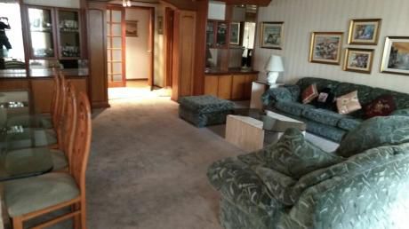 Venta Apto Pocitos, Tres Dormitorios, Servicio Y Garaje